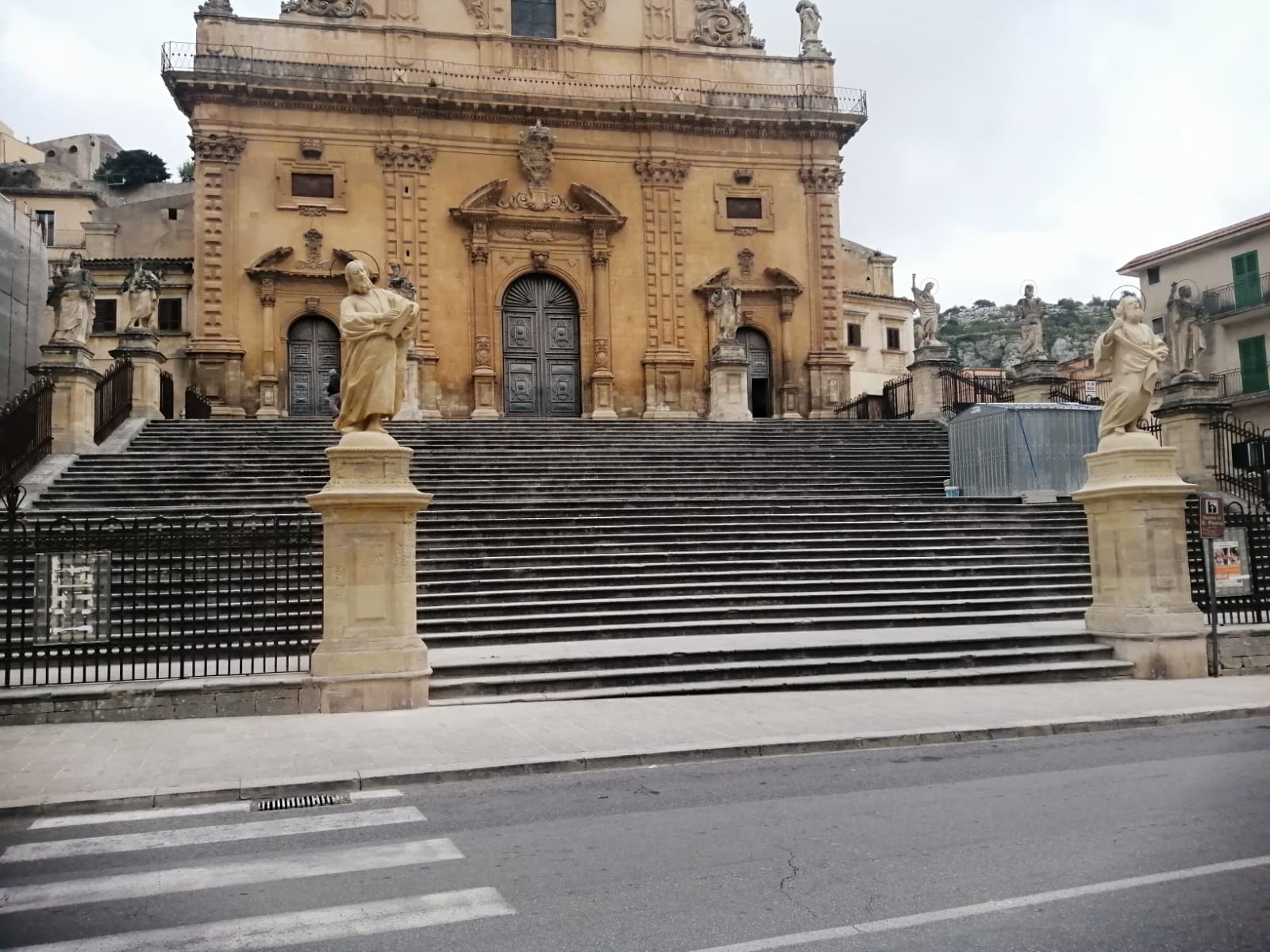 Modica: restaurati 4 Santoni di San Pietro. Adesso si attendono i contributi per gli altri otto