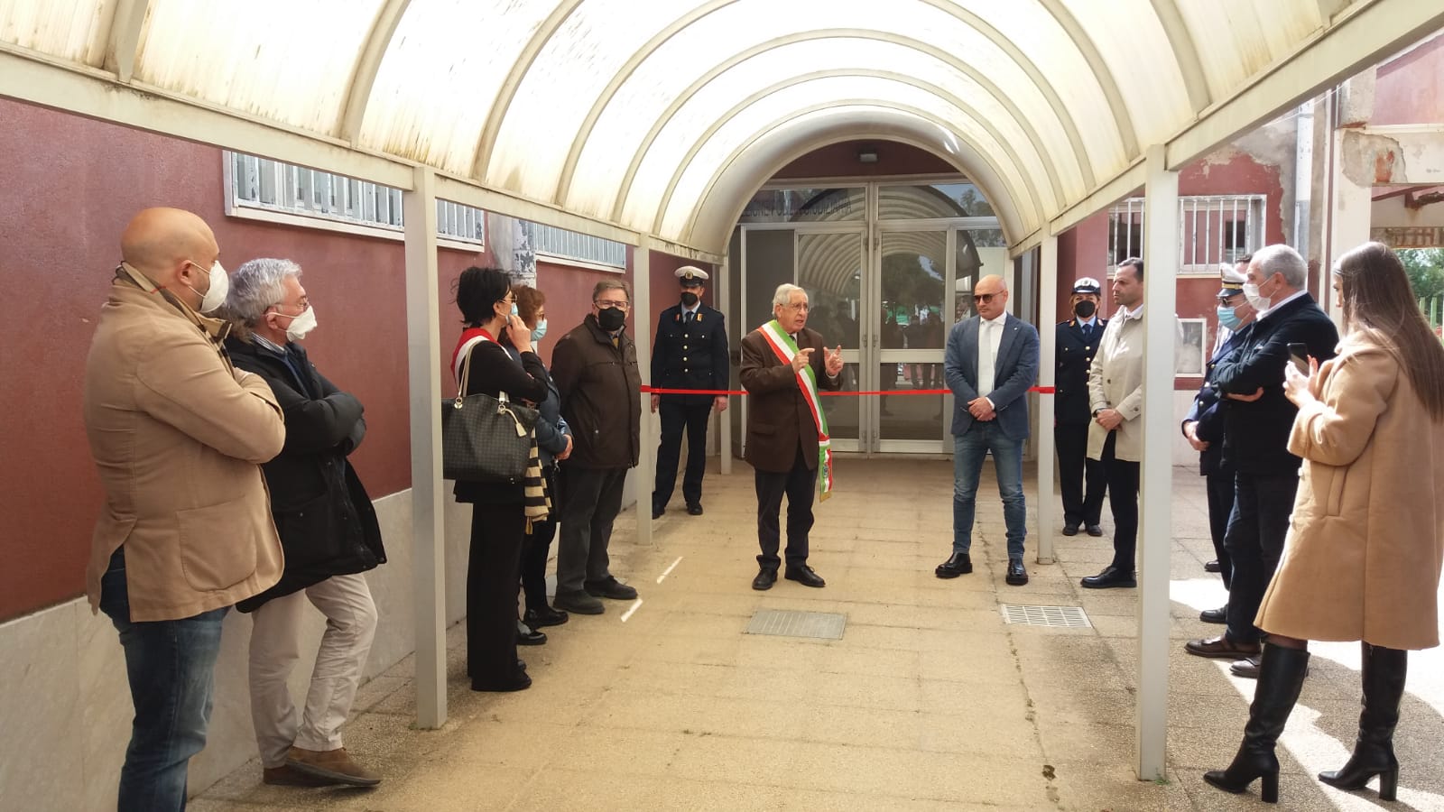 Mercato di contrada Fanello: il sindaco Aiello consegna locale alla Vittoria Pack srl