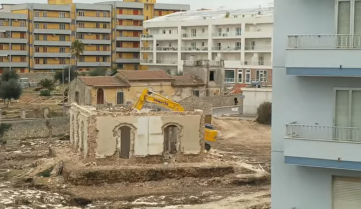 Modica, “L’importanza del verde in una città”. Aree e antiche dimore sono sotto attacco