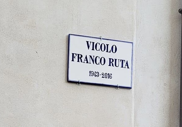 Modica: da oggi Franco Ruta ha il suo vicolo, un riconoscimento della città all’uomo del cioccolato