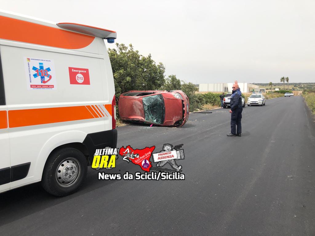 Scicli, incidente autonomo, auto ribalta ma il giovane alla guida resta illeso