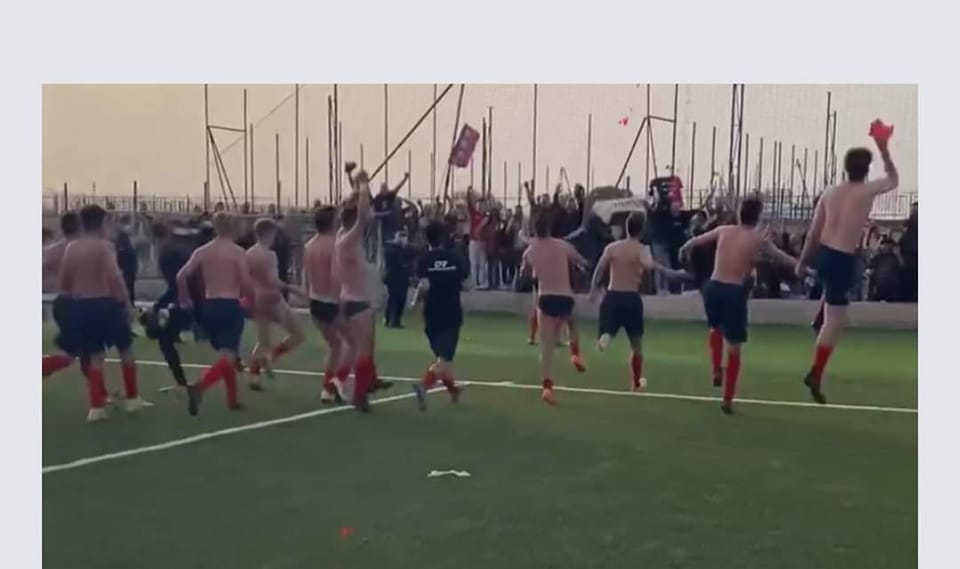 Il Modica Calcio vince a Mazzarrone, vola con merito in Eccellenza e festeggia con la Città e San Giorgio