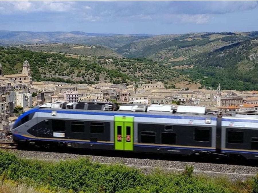 Sicilia in treno, dal 12 giugno torna Barocco Line