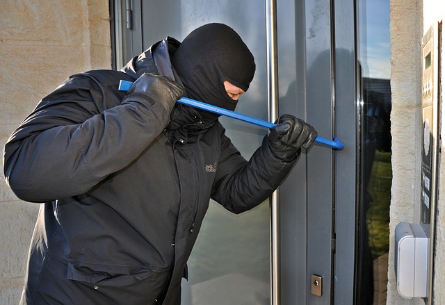 Ladri sciclitani in trasferta a Modica, sorpresi e arrestati dalla Polizia