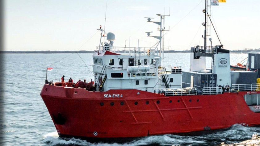 La “Sea Eye 4” in rotta verso il Porto di Pozzallo, sbarcherà 58 migranti soccorsi nel Mediterraneo