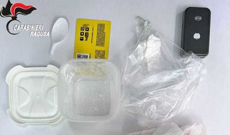 Operaio pozzallese arrestato dai carabinieri per spaccio di cocaina