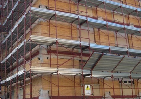 Sorpreso a rubare in un cantiere edile di Ragusa, inseguito e arrestato dalla Polizia