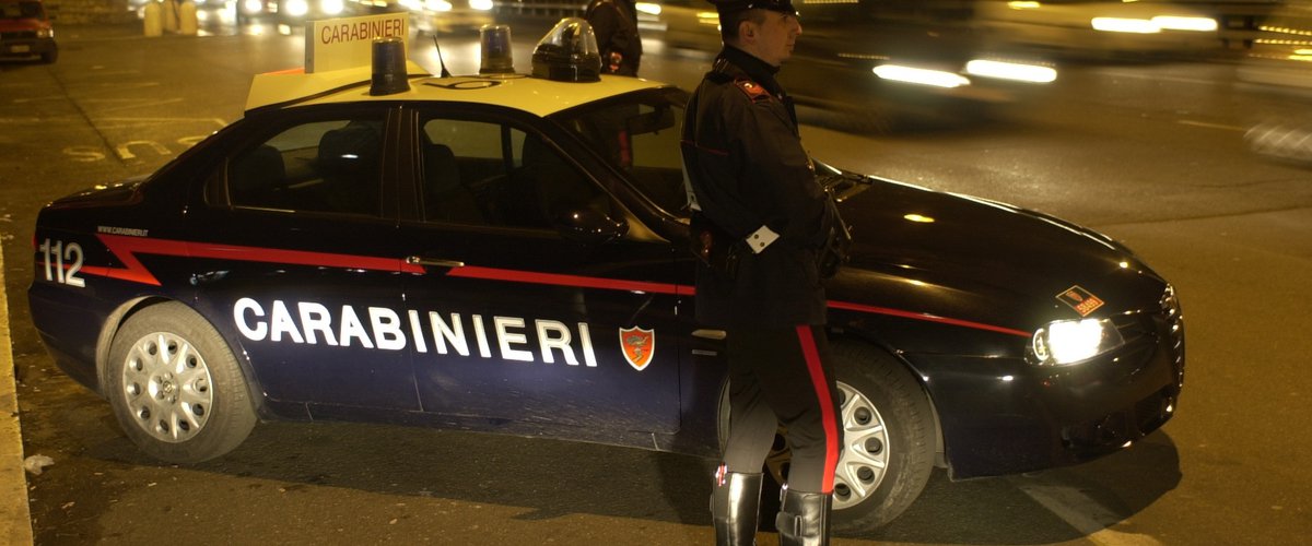 Detenzione a fini dello spaccio di stupefacenti, tentata estorsione e rapina, ordinanza cautelare per tre ispicesi