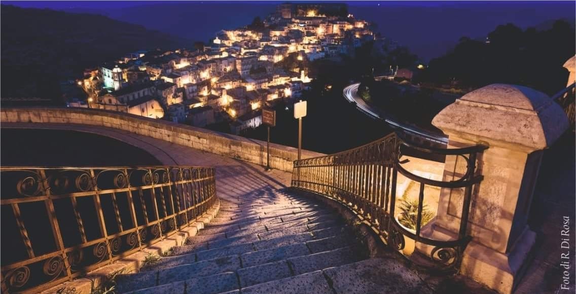 La foto del modicano Raffaele Di Rosa sull’annullo filatelico  per celebrare i 20 anni dell’Unesco