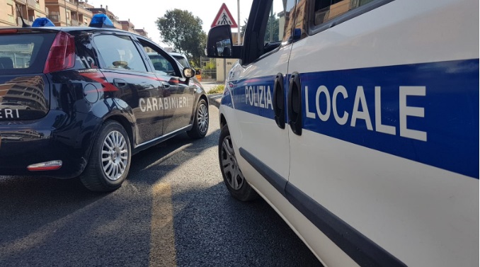 Chiaramonte: tentata rapina in una gioielleria, la proprietaria riesce a blindarsi dentro, i rapinatori scappano