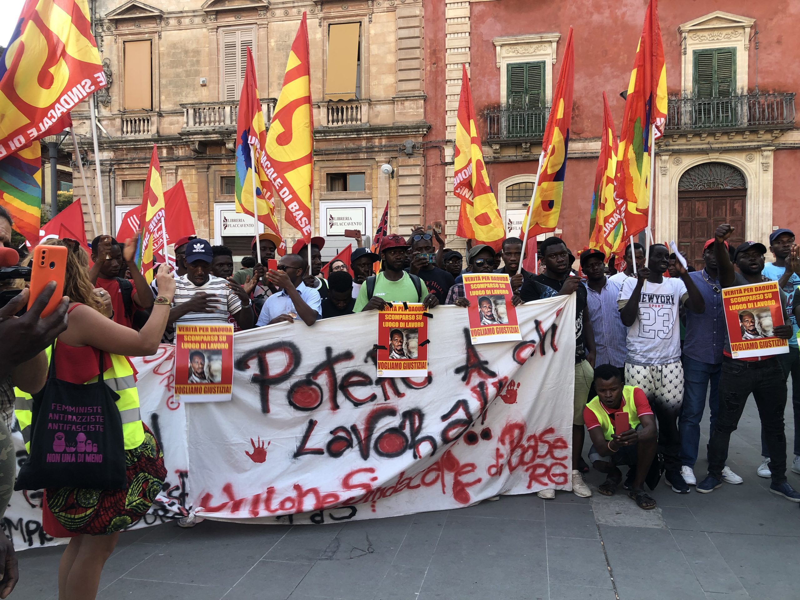Ragusa: nuova protesta per avere verità su Daouda. Le indagini sarebbero ad una svolta( foto e video)