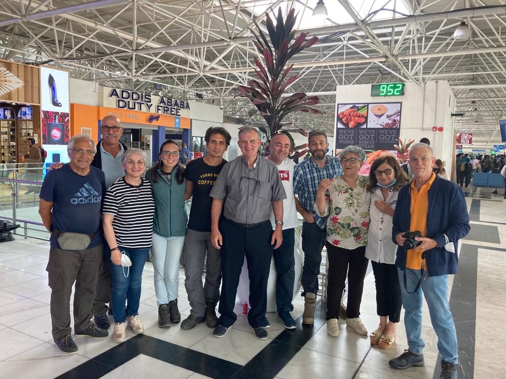 “Papa Francesco, ho perso l’aereo”: il Vescovo di Noto rinuncia al viaggio in Congo e resta in Calabria