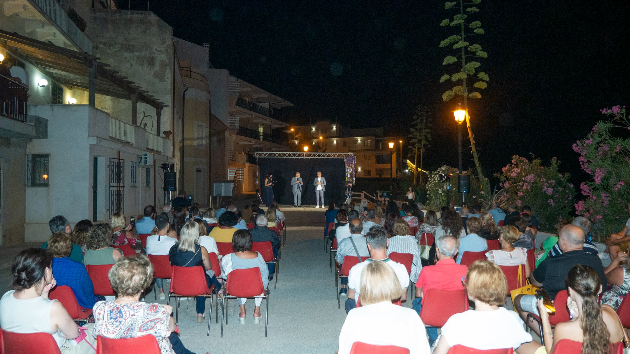 Scoglitti: sesta edizione del Premio “Ciccio Raffa”, riconoscimenti ad insegnanti ed educatori per il loro impegno