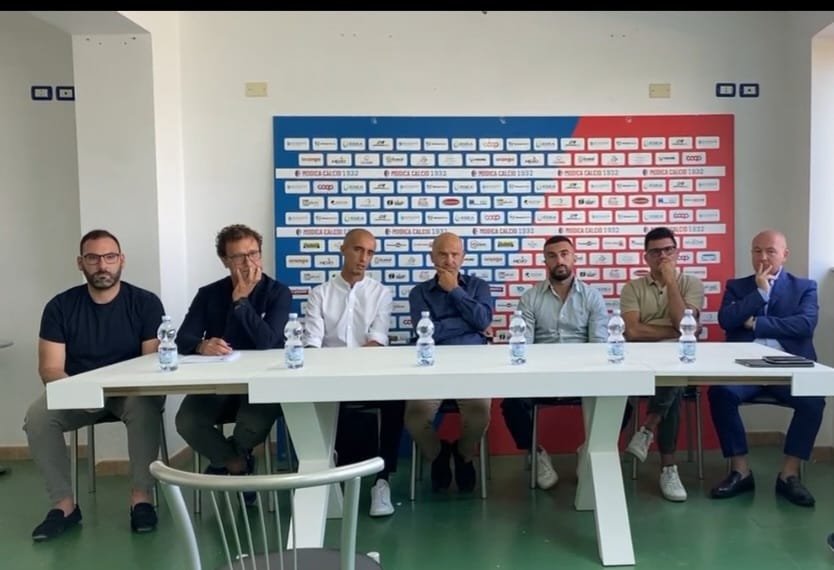 Un Modica “ambizioso” presenta il suo staff tecnico e annuncia gli atleti riconfermati