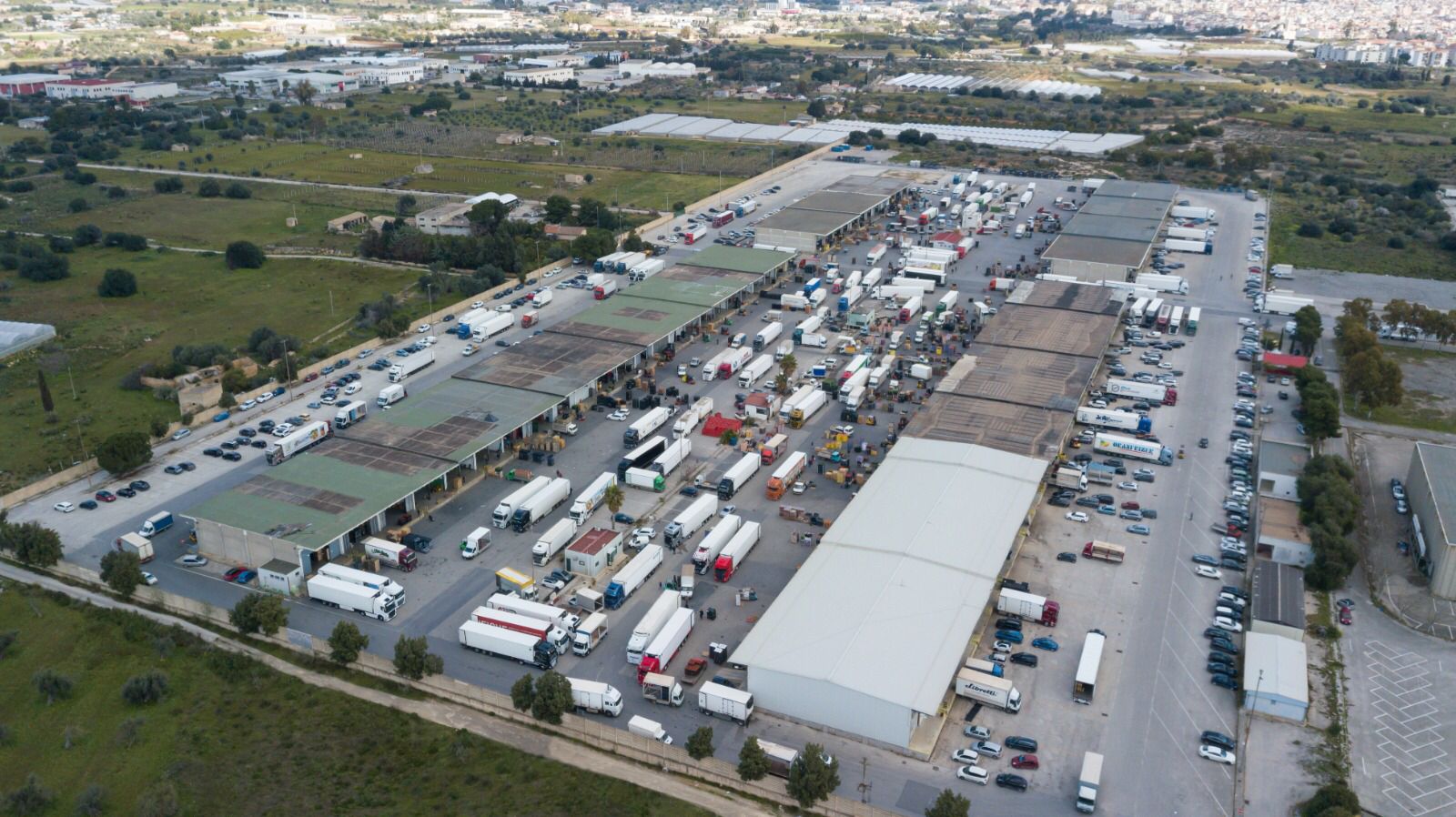 Vittoria: il Comune accusa i commissari del mercato di non pagare i tributi. L’ACOV, ora quereliamo