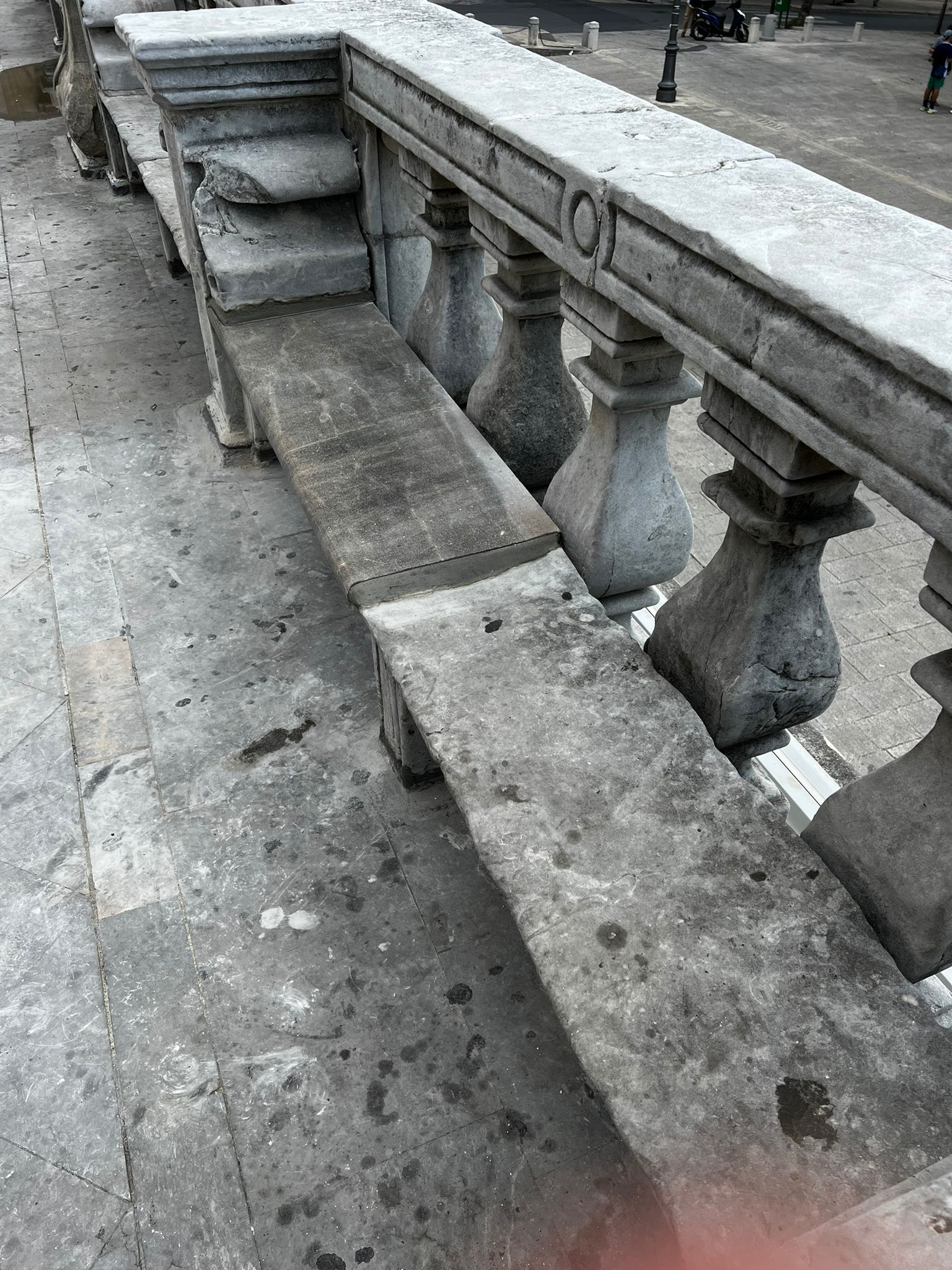 Ragusa, ripristinata la panchina del sagrato di San Giovanni