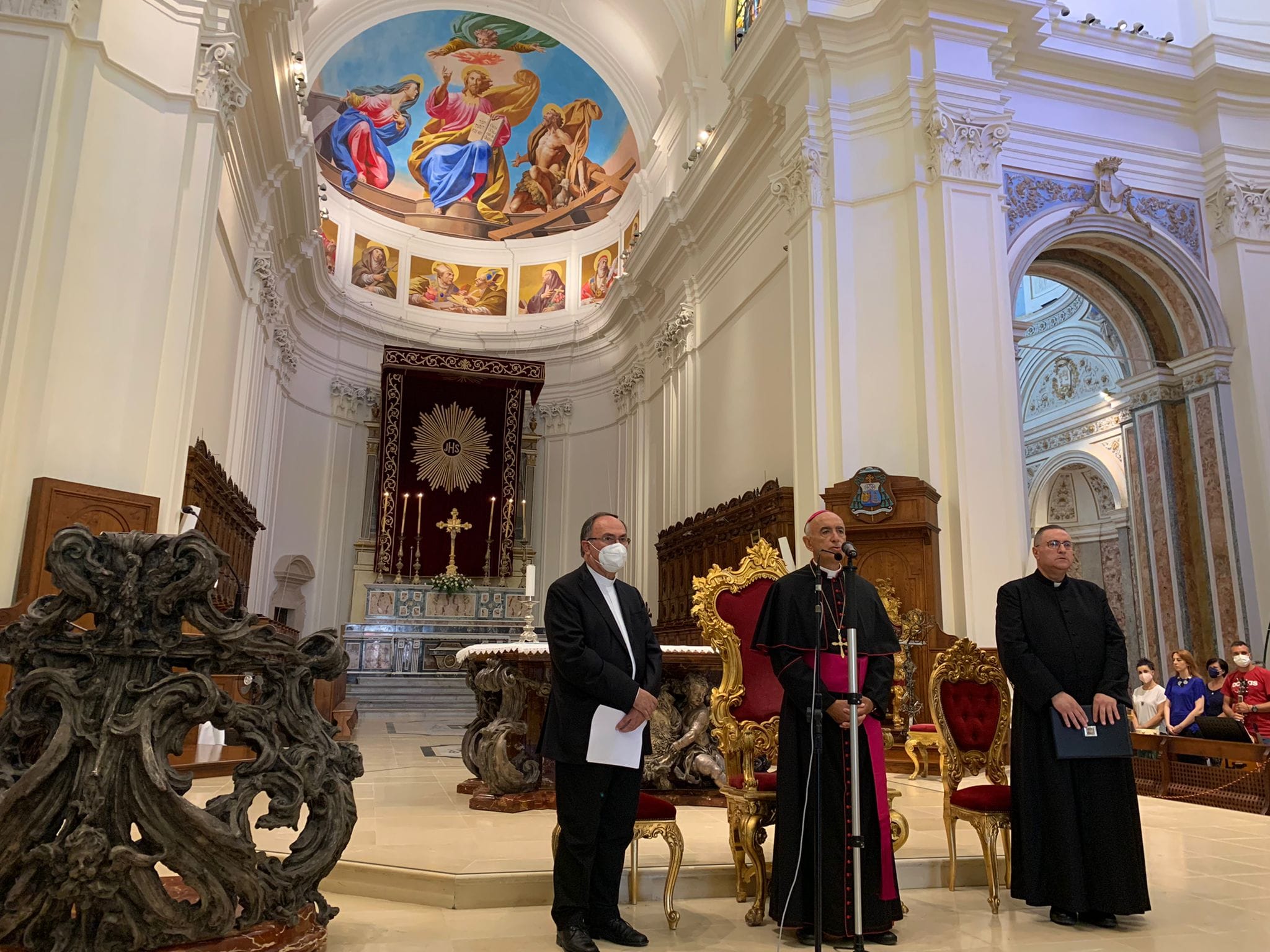 Diocesi di Noto: nella Preghiera eucaristica si continuerà a dire “per il nostro Vescovo Antonio”