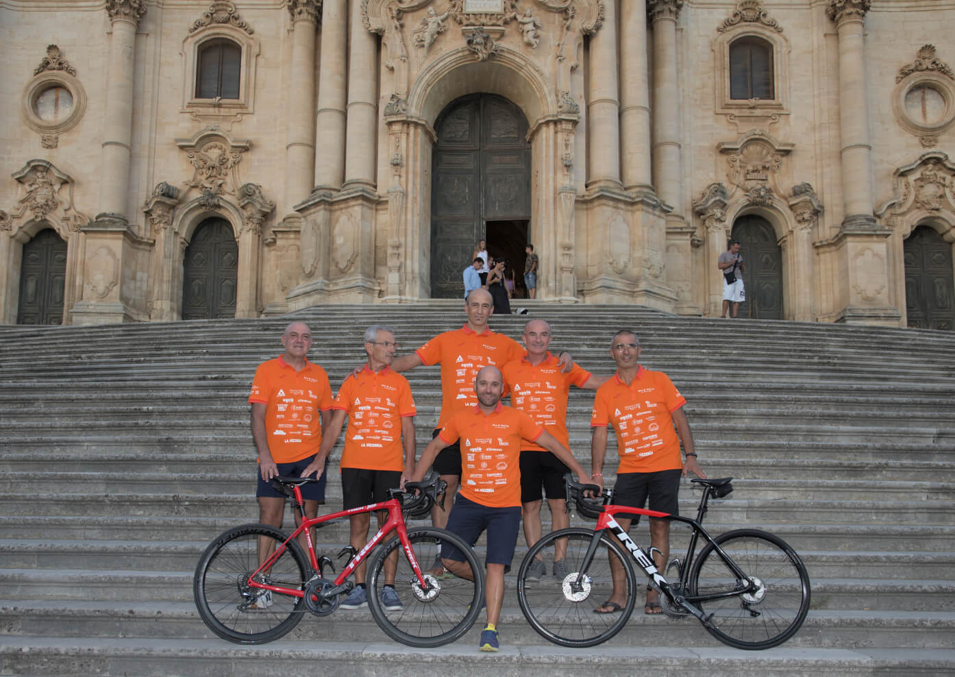In bici nei luoghi più belli della Sicilia, domani sei ciclisti modicani per sei giorni in giro per la Trinacria