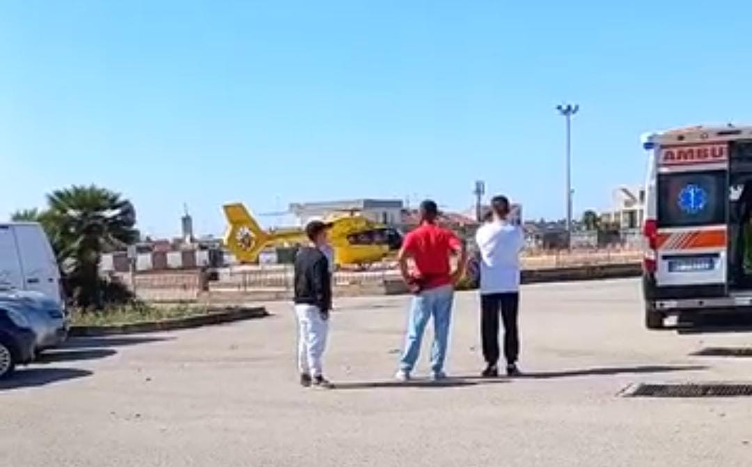 Comiso: operaio cade dal tetto di un capannone del mercato ortofrutticolo, trasferito a Catania in elisoccorso