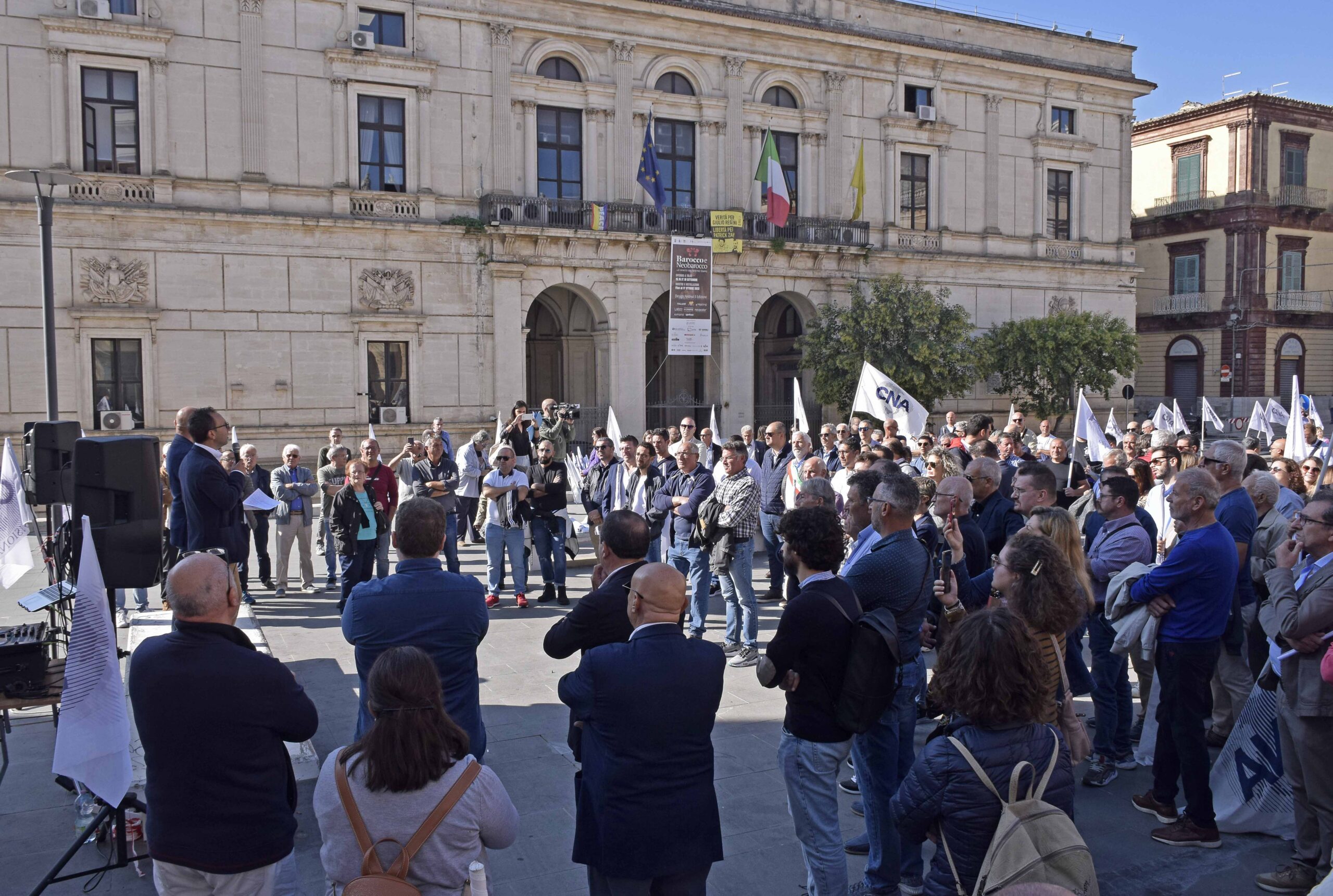 Stop al caro bollette, questa mattina in piazza Matteotti a Ragusa la protesta promossa dalla Cna territoriale