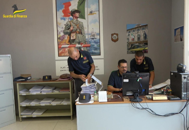 Manodopera irregolare: la GdF di Ragusa scopre 14 lavoratori in nero, 2 con reddito di cittadinanza