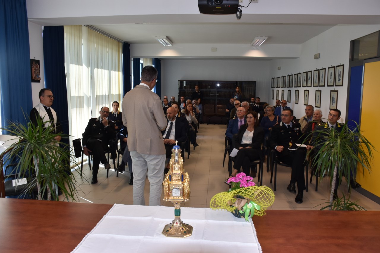 Il Sacro Reliquiario della Madonna delle Lacrime di Siracusa accolto oggi in Questura a Ragusa