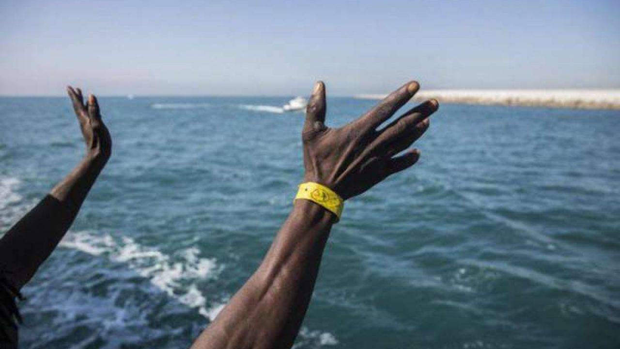 Ieri sera a Pozzallo sbarcati 170 migranti soccorsi in mare dalla Guardia Costiera