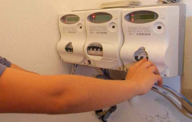 Ruba energia elettrica: trentunenne arrestato dai carabinieri a Vittoria