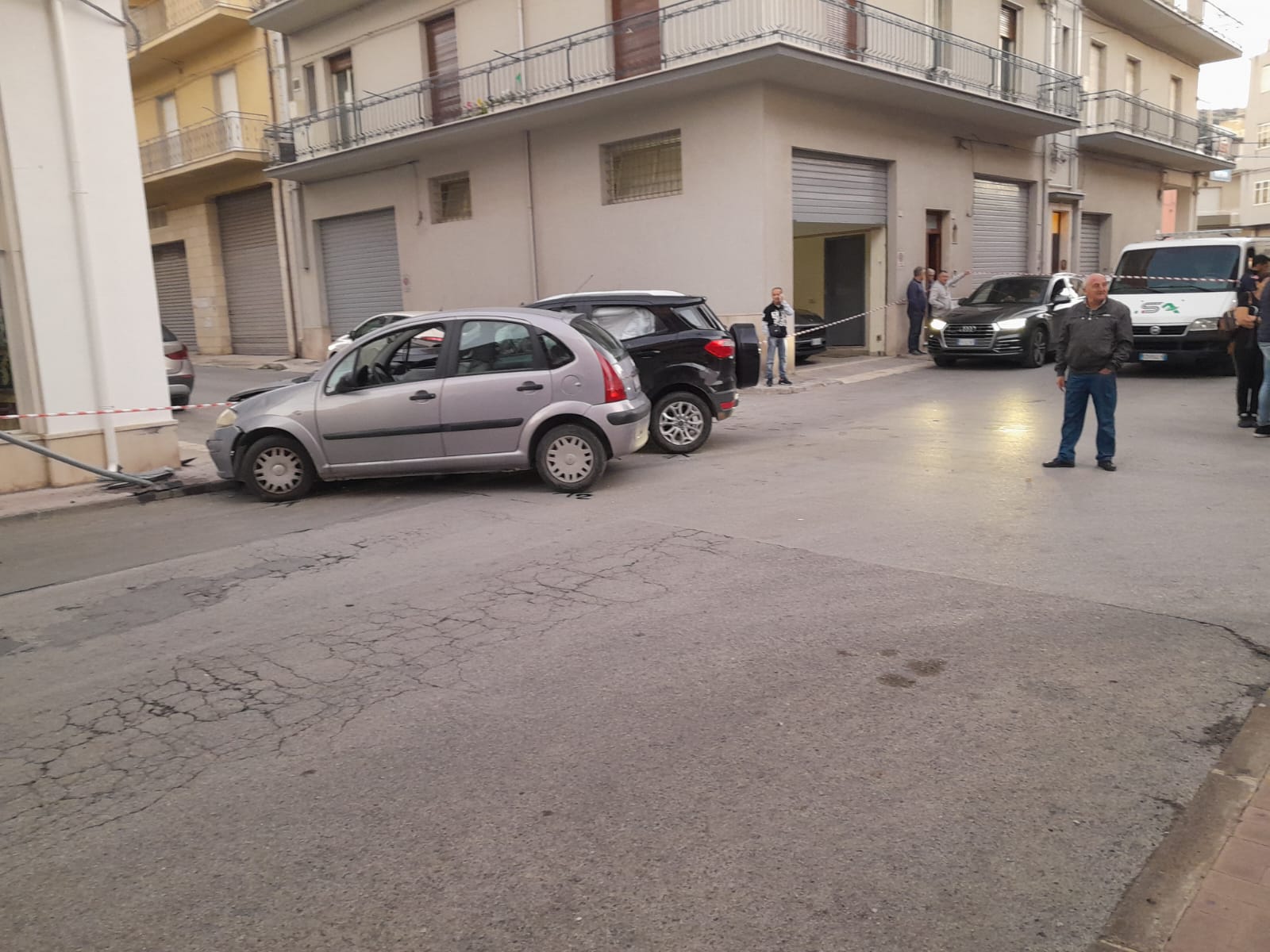 Comiso: incidente stradale in via Einstein con quattro feriti, due sono bambini (video)