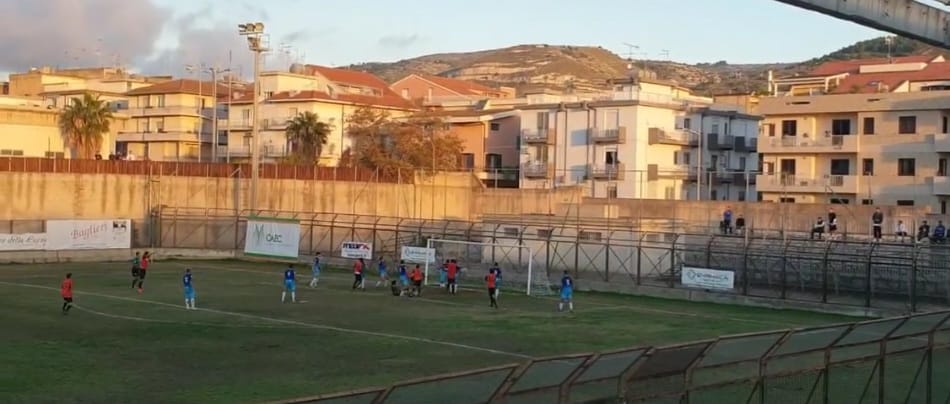 Il Comiso sotto di un gol ci prova con il Taormina, il gol di Balba non basta, verdearancio eliminati dalla Coppa