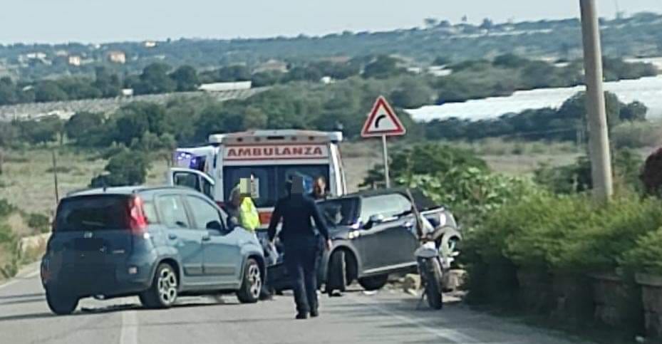 Incidente stradale sulla SP 65 Cava d’Aliga – Sampieri, scontro fra due auto, tanta paura e lievi feriti