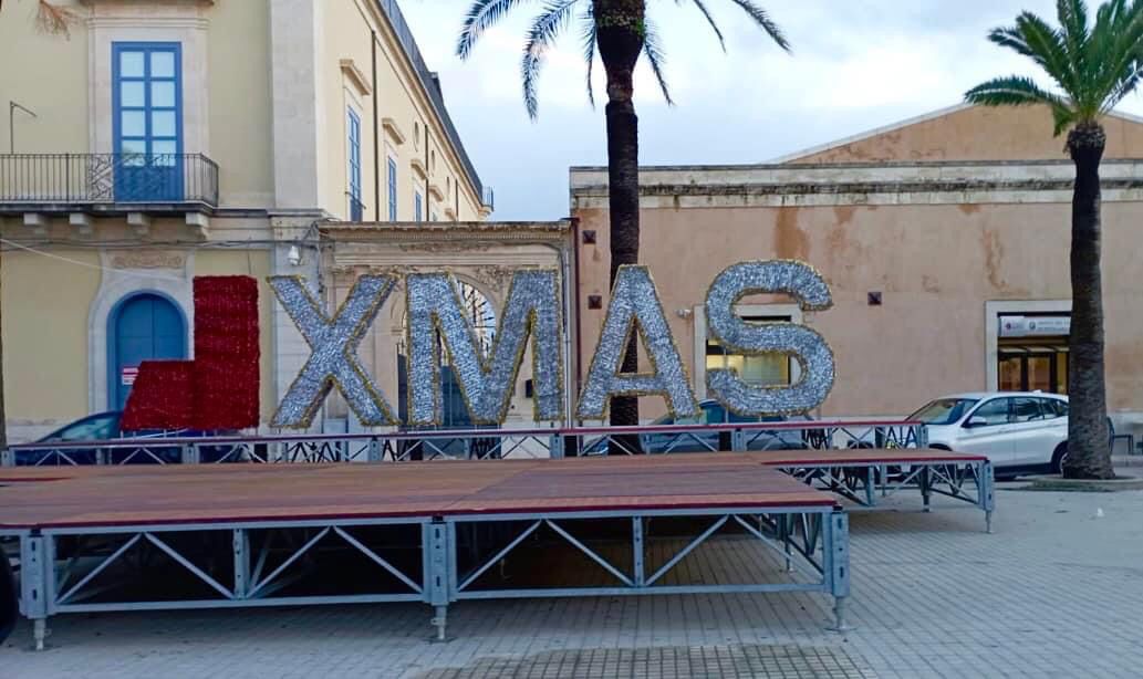 A Pozzallo è finito il balletto della “X”. E’ tornata al suo posto, dopo che la città è stata massacrata