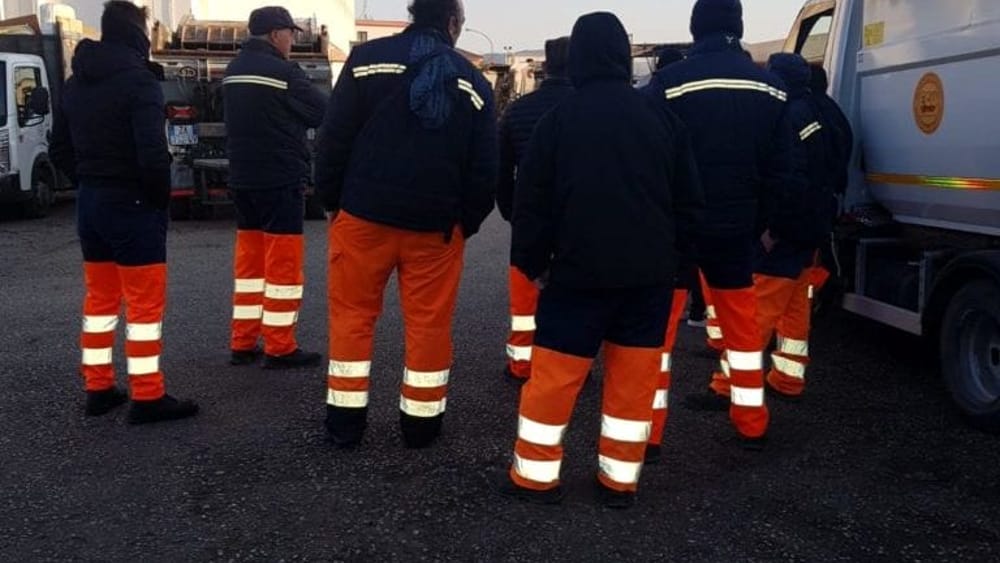Ritardi negli stipendi del personale Ciclat a Vittoria: il Comune mette i puntini sulle i