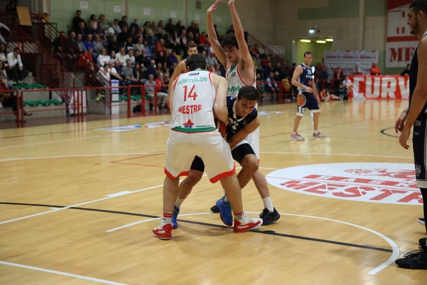 Basket maschile: la Virtus Ragusa perde nettamente sul parquet della capolista Mestre