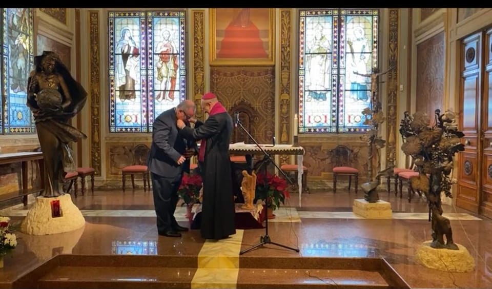 Nominato Mons. Rumeo, lascia il “Vescovo cantante”, la Diocesi di Noto cambia musica