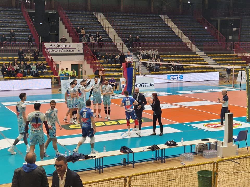 L’Avimecc Volley Modica fa “soffrire” la capolista nel derby di Sicilia, Farmitalia reagisce e vince in rimonta