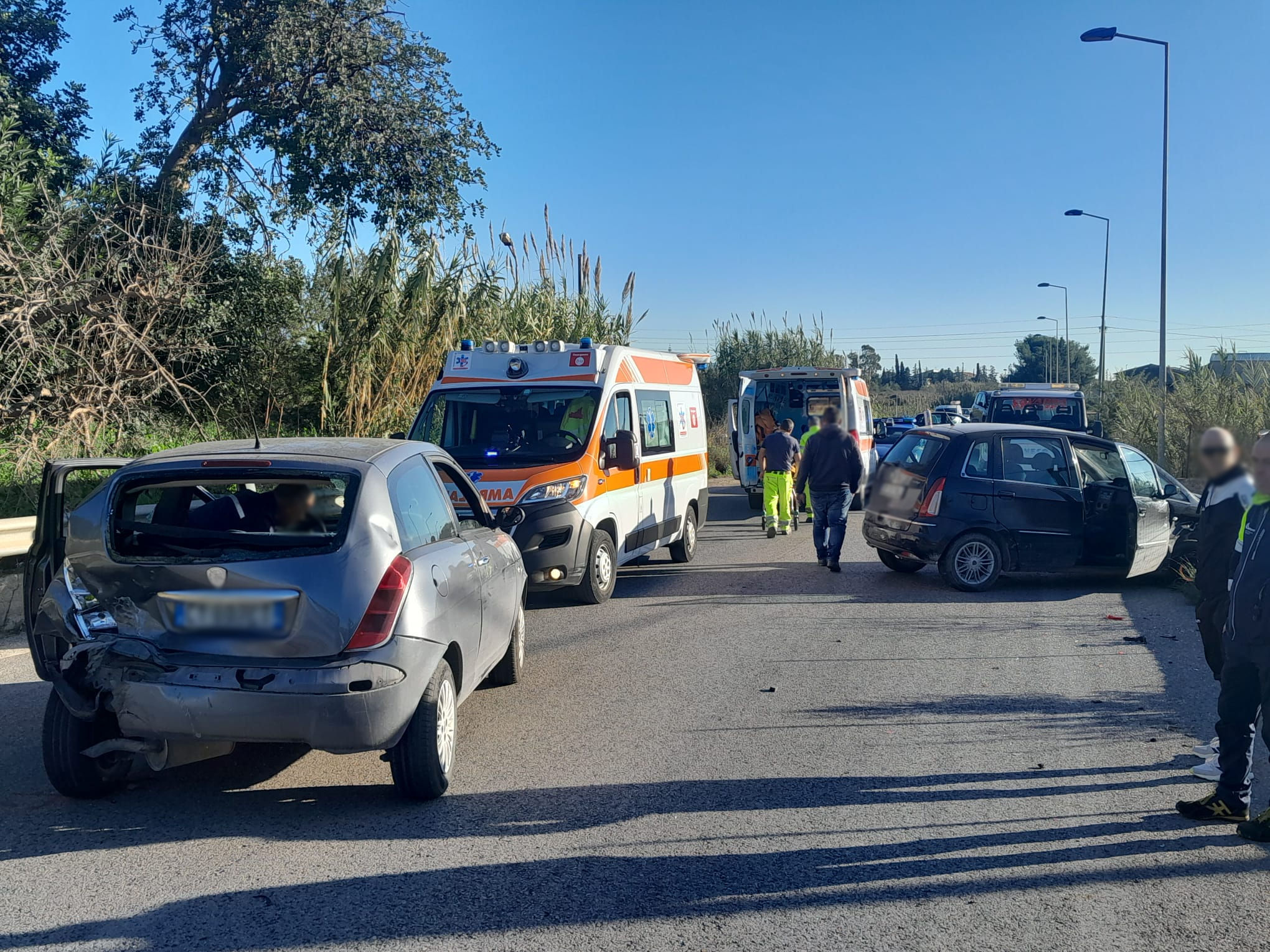 Incidente stradale sulla SP 2 Vittoria – Acate, scontro tra due auto, tre feriti tra cui un ragazzino