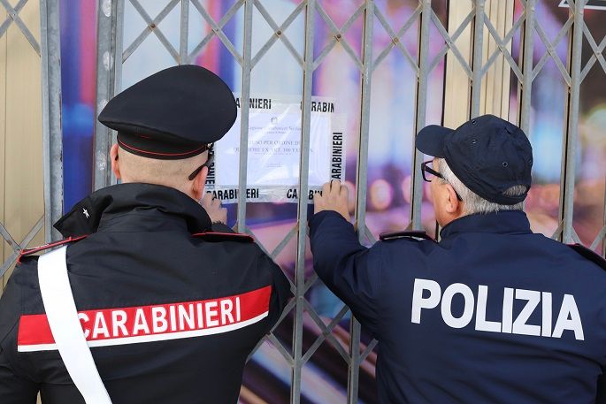 Bar frequentato da spacciatori anche nelle pertinenze, il Questore di Ragusa ne dispone la chiusura per 15 giorni