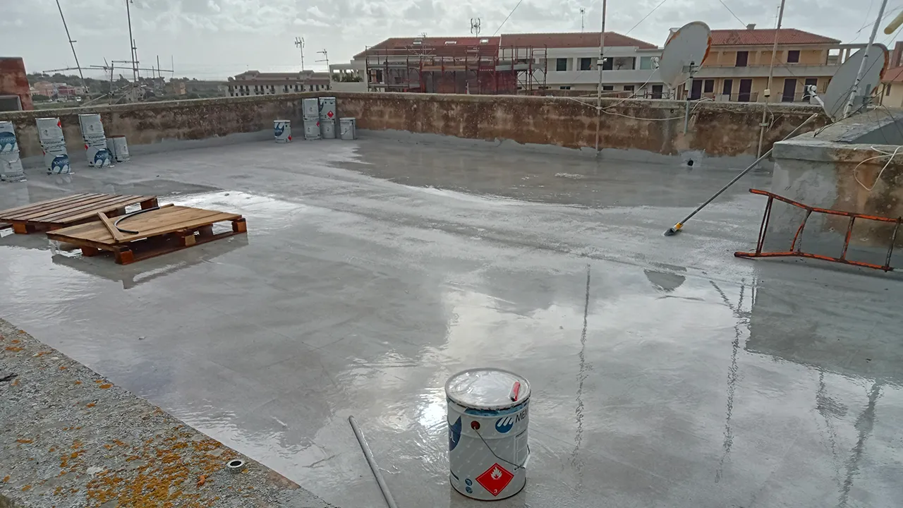Cantiere bloccato e disagi: appello degli inquilini delle case popolari di via Pietro Nenni a Scicli