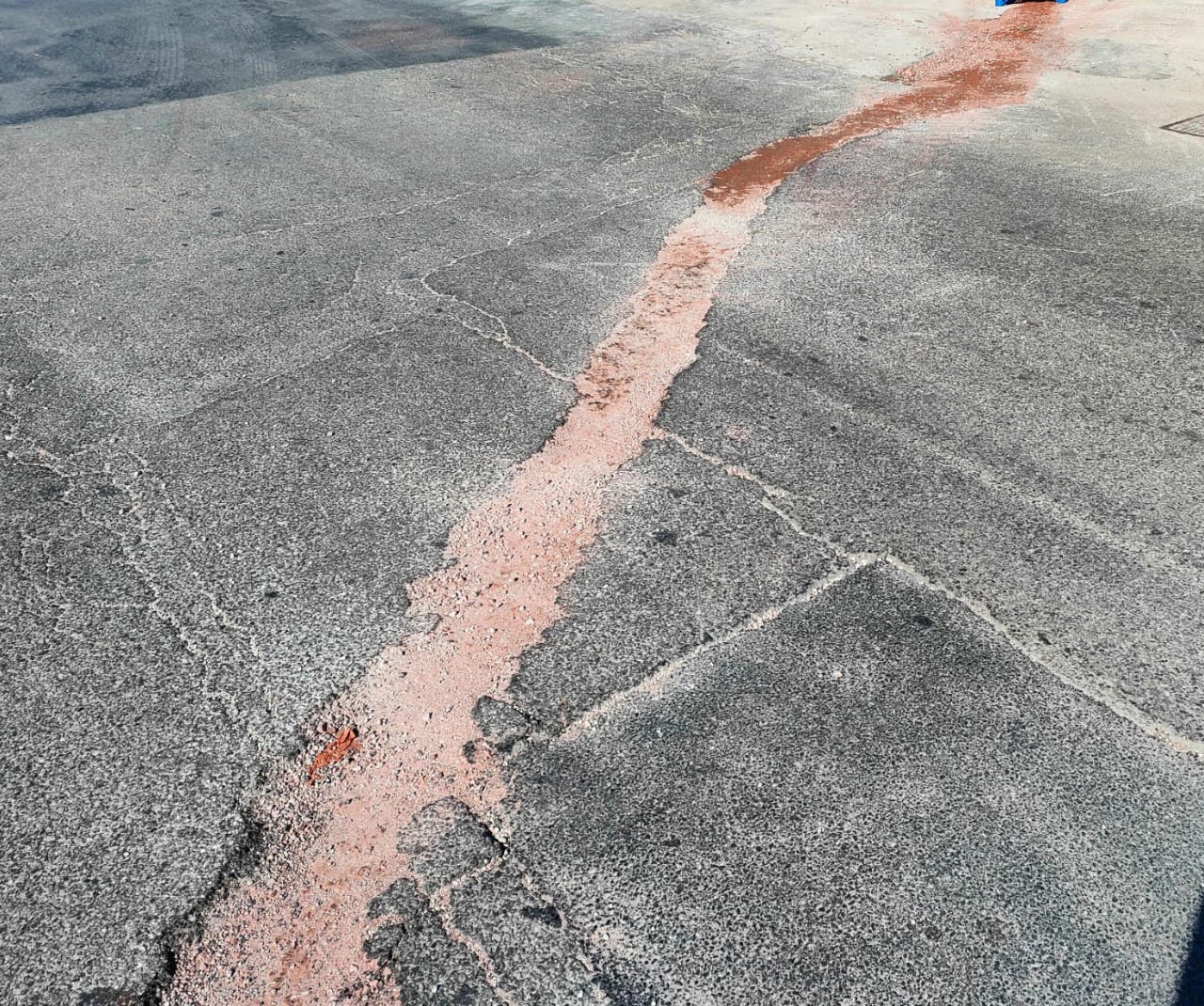 Strade rovinate dai lavori per il passaggio della fibra ottica a Pozzallo: diffidata la ditta