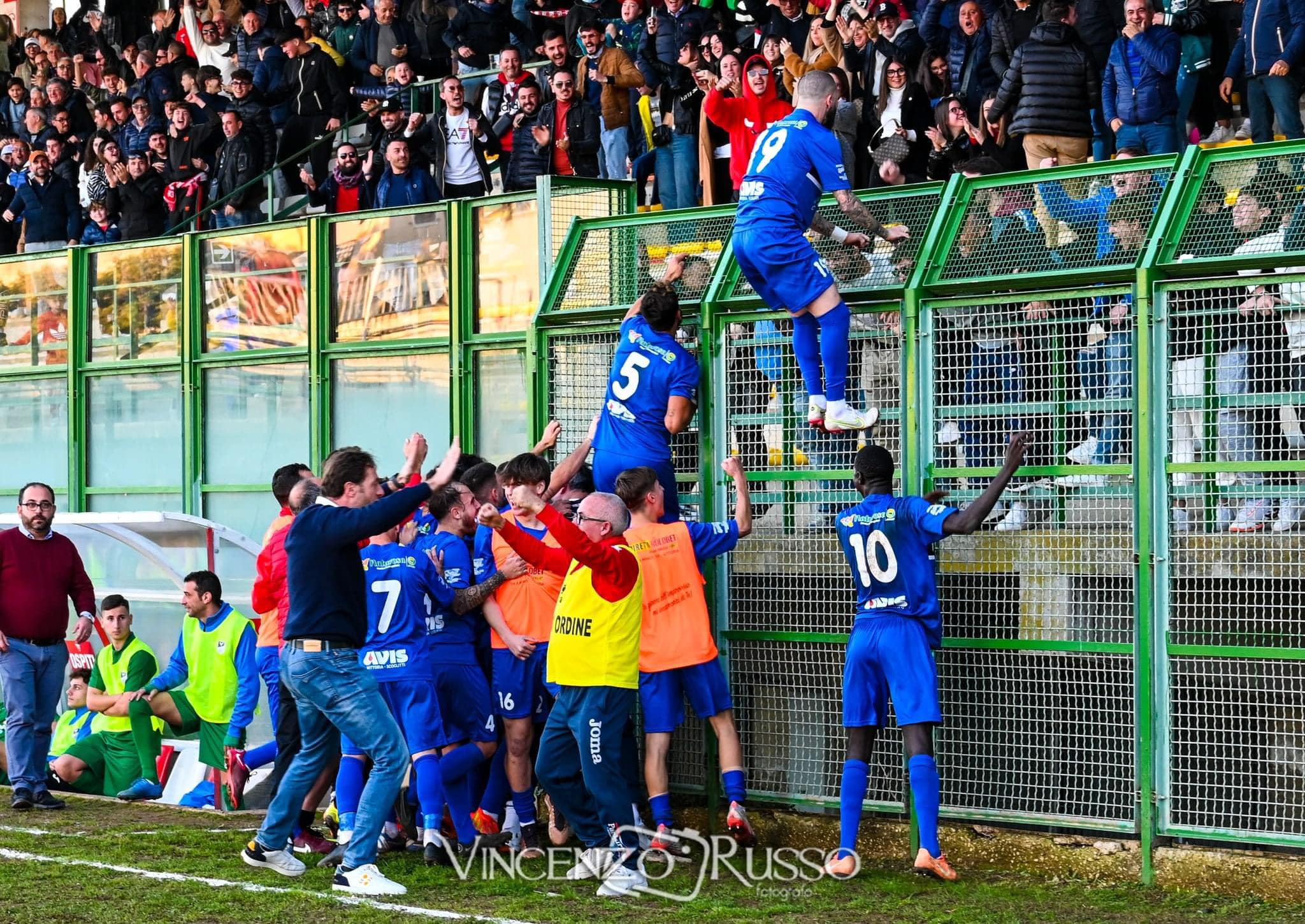 Il Vittoria FC impegnato nel derby con il Pro Ragusa in lotta per la salvezza, al “Cosimo” si giocherà a porte chiuse
