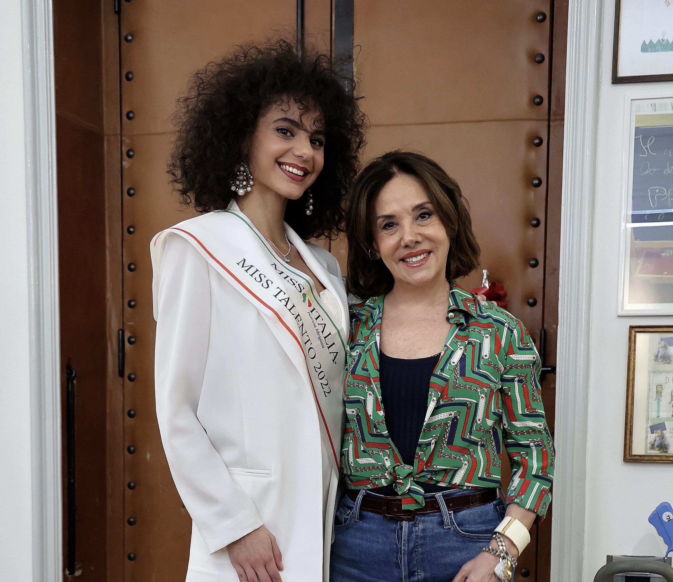 Lucrezia Di Matteo: da Ragusa a Roma per ricevere la Fascia Miss Talento 2022 da Patrizia Mirigliani