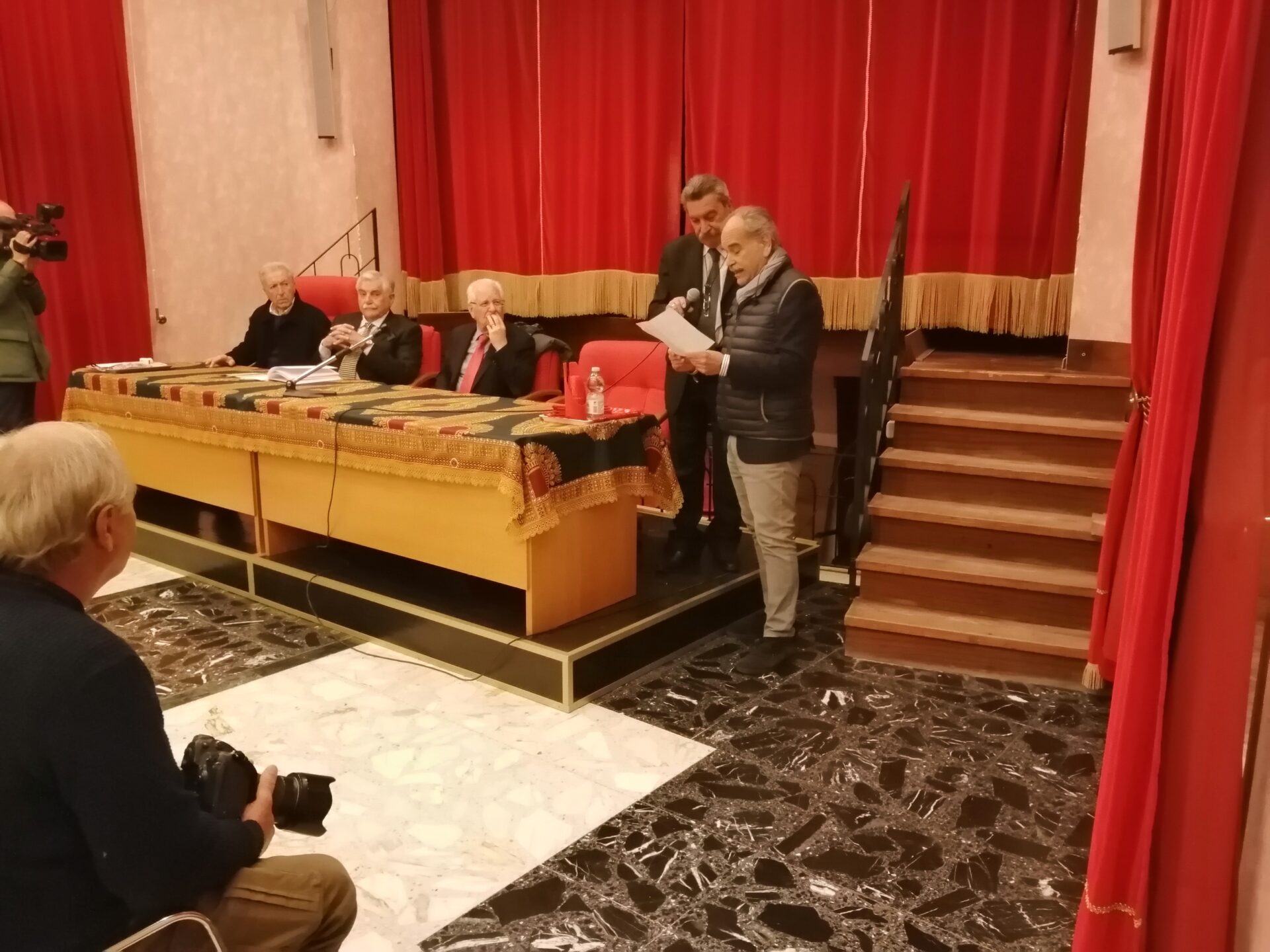 Modica, a tre anni dalla morte, ricordato il giornalista Piero Vernuccio storico direttore del mensile “Dialogo”