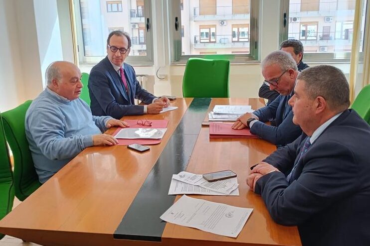 Il Commissario dello Iacp Santoro incontra l’Assessore regionale Aricò. Troppi immobili danneggiati dal maltempo