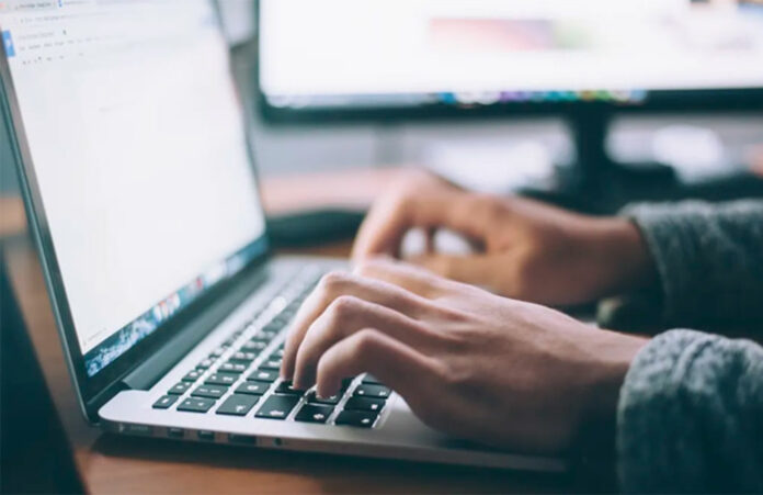 Truffe su chat e siti di dating online in aumento: come difendersi