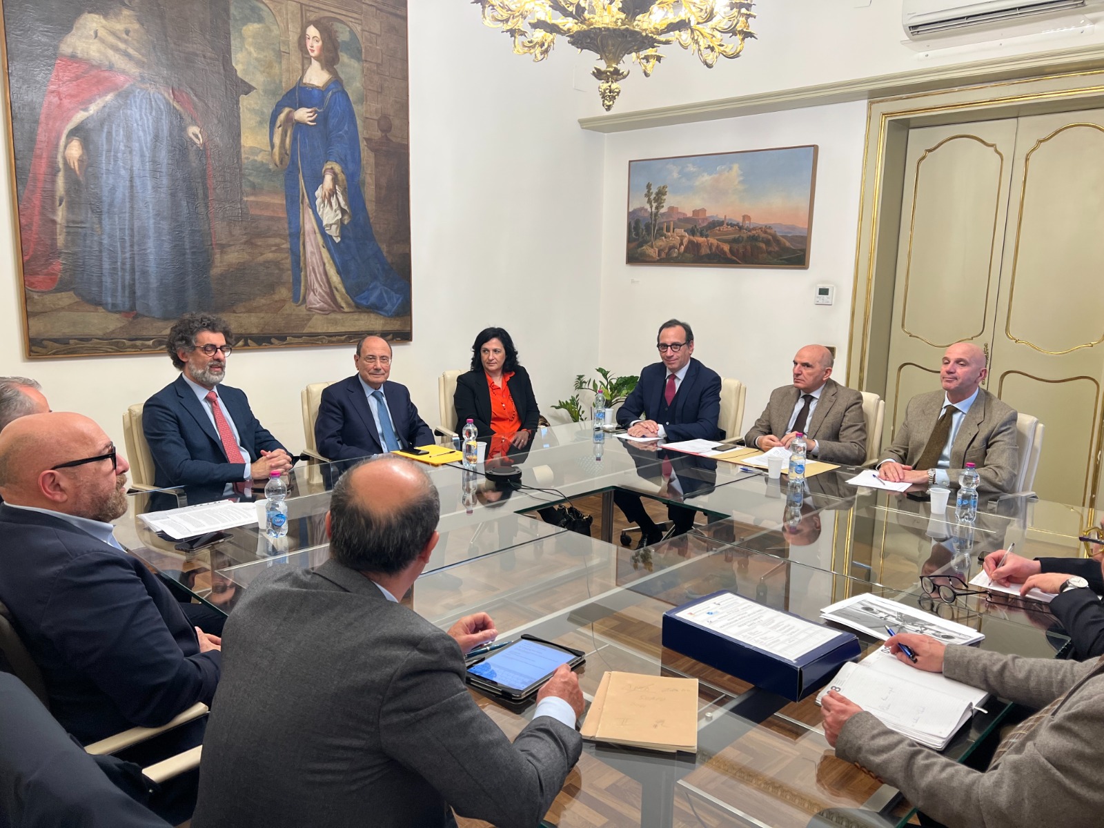 Aeroporto di Comiso, Schifani incontra il sindaco e l’ad di Sac: «Piena condivisione su percorso per l’area cargo»