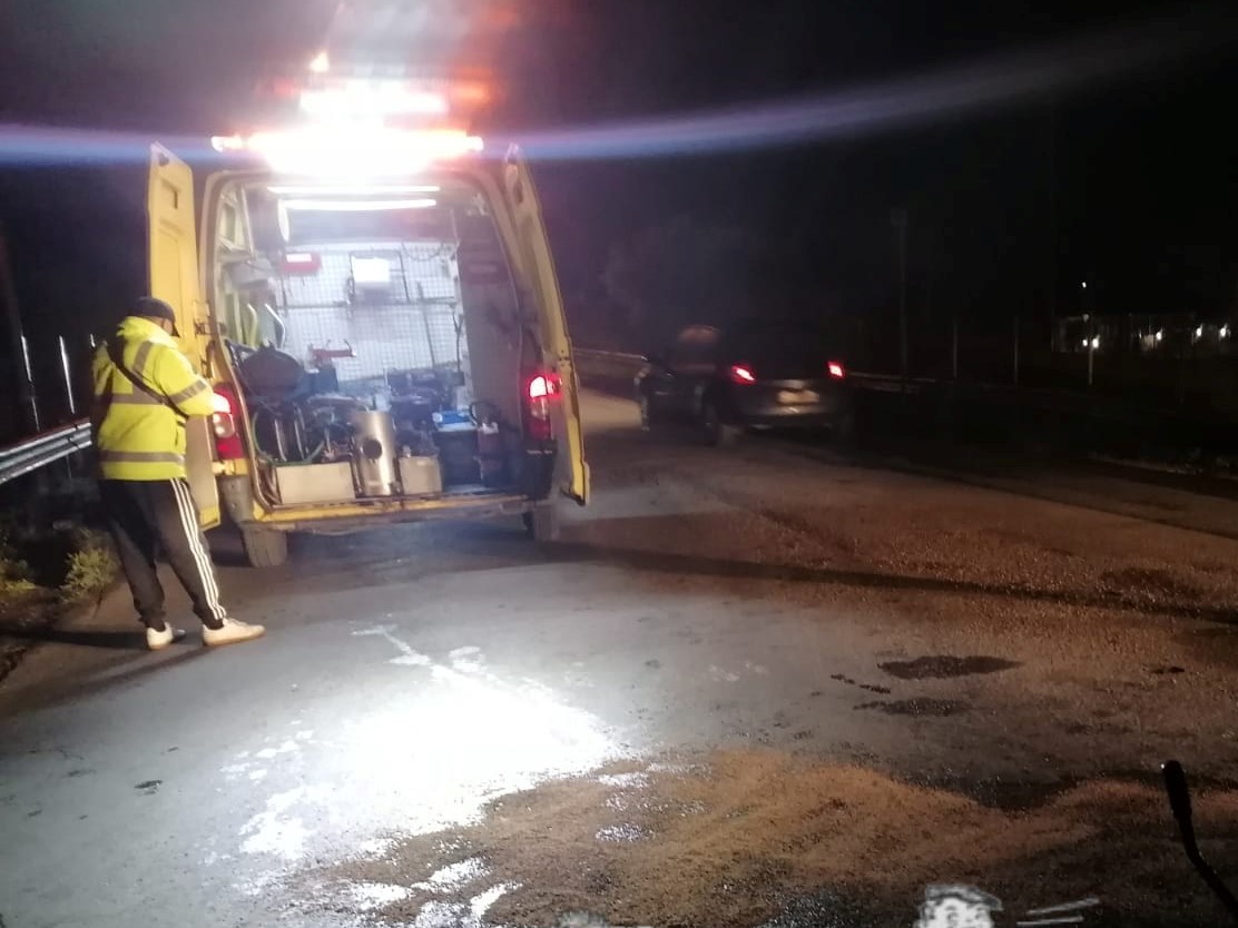 Vittoria: incidente stradale in via Cavalieri di Vittorio Veneto, gazzella dei carabinieri finisce su un palo, feriti i due militari