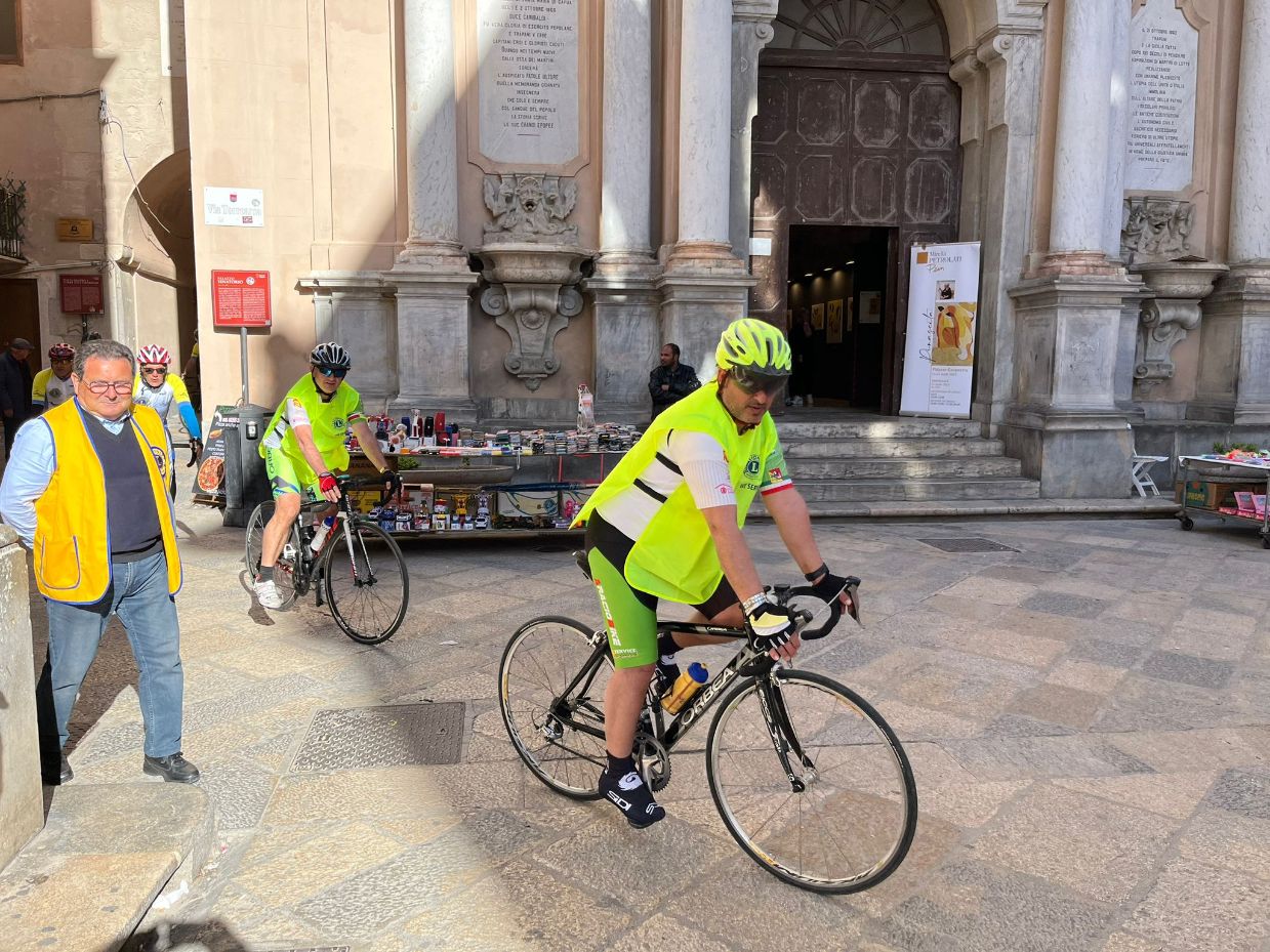 “Bike Tour Lions for Trees”, il giro ciclistico della Sicilia per piantumare alberi, domani tappa a Scicli
