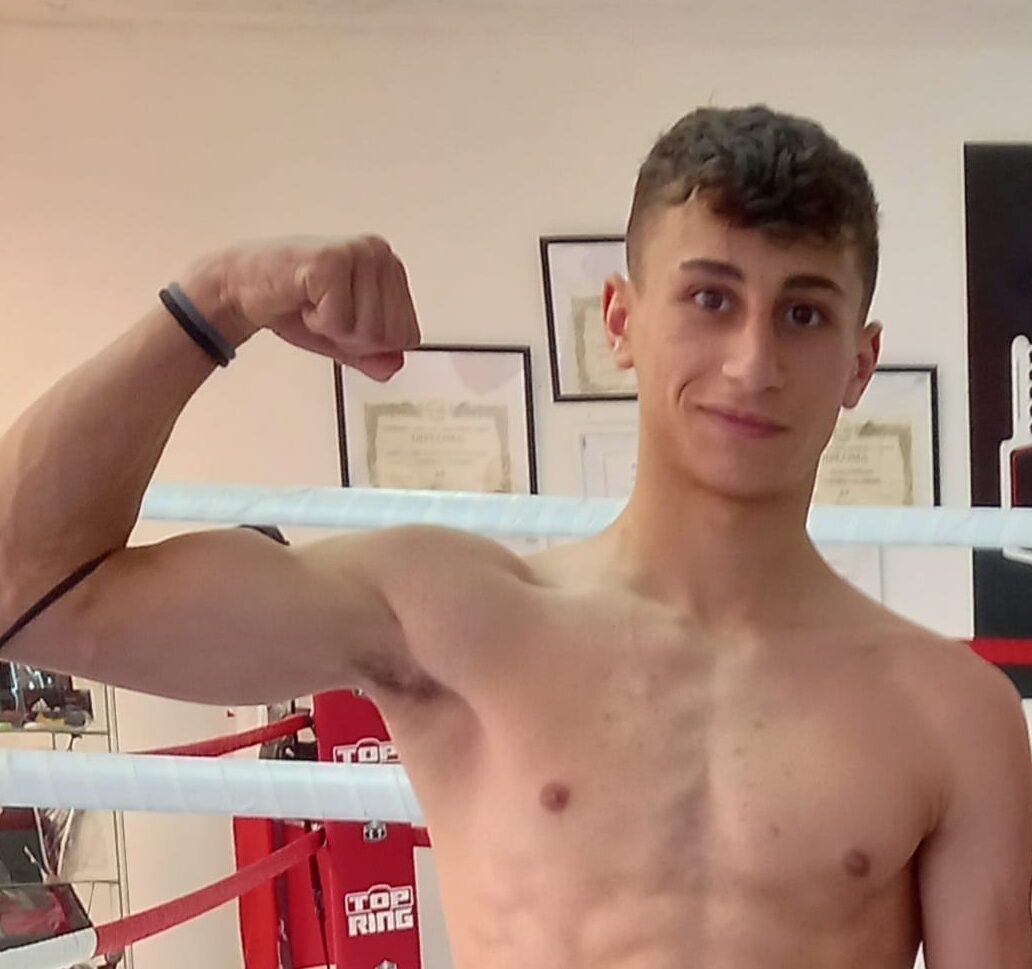 Jacopo Fidone tra i big della boxe junior, il Calabrese Fighting Team fucina di campioni