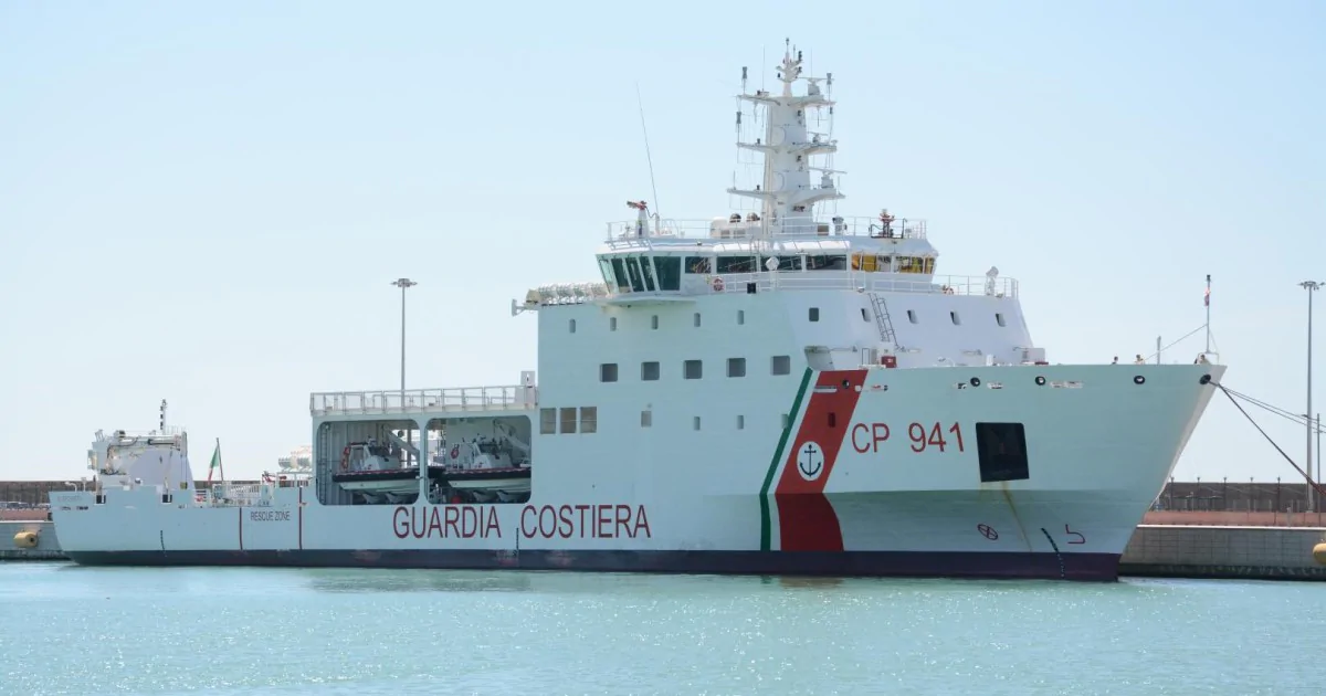 Sbarco a Pozzallo: arrivati in 305, tra di essi anche cinque minori non accompagnati
